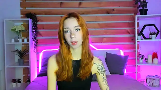 Lori Williams online show from October 3, 1:13 am