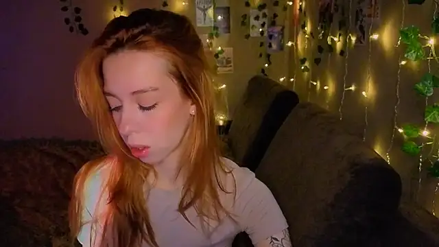 Lori Williams online show from March 9, 1:09 am