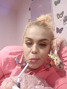 Snapshot of izauri2025 chatting on September 28, 3:39 pm izauri2025 online show from September 28, 3:39 pm