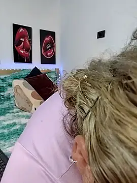 Snapshot of AlexxiaaMat chatting on February 17, 11:07 am AlexxiaaMat online show from February 17, 11:07 am