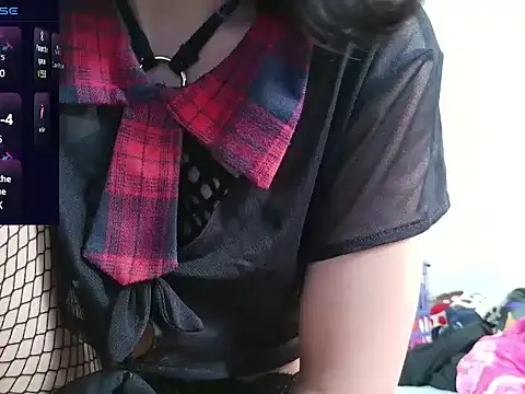 Natzu Choi online show from April 14, 6:25 pm