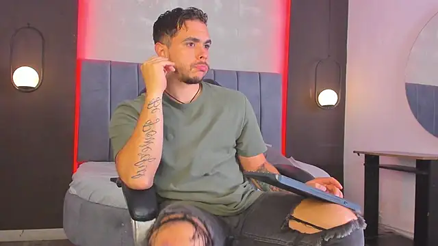 Liam walk  online show from April 13, 12:10 pm