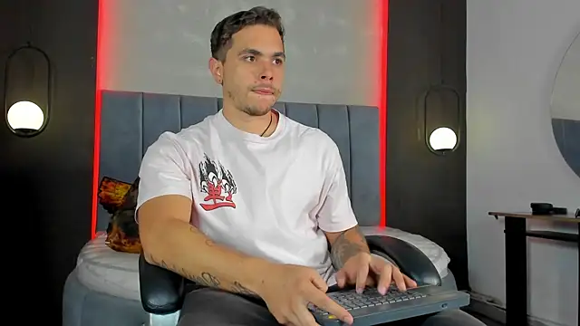 Liam walk  online show from April 20, 6:42 pm