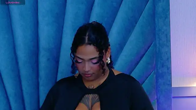 Cristal-Jonnes online show from December 5, 3:04 am