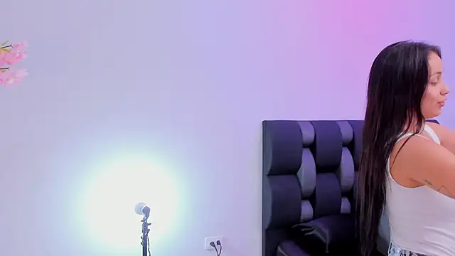 maily zanss online show from April 11, 8:24 pm