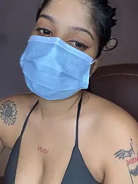 Snapshot of Saza_lklx chatting on November 15, 8:55 am Saza lklx online show from November 15, 8:55 am