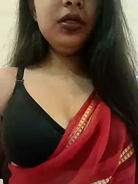 Snapshot of Maahhii_2 chatting on October 20, 5:24 pm Maahhii 2 online show from October 20, 5:24 pm