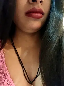 Snapshot of Maahhii_2 chatting on October 23, 5:12 pm Maahhii 2 online show from October 23, 5:12 pm