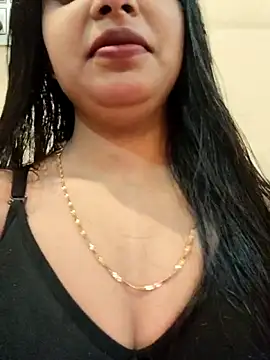 Snapshot of Maahhii_2 chatting on October 31, 6:42 pm Maahhii 2 online show from October 31, 6:42 pm