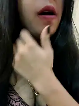 Snapshot of Maahhii_2 chatting on November 9, 5:22 pm Maahhii 2 online show from November 9, 5:22 pm