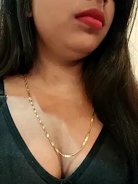 Snapshot of Maahhii_2 chatting on November 12, 2:12 am Maahhii 2 online show from November 12, 2:12 am