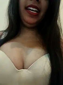 Snapshot of Maahhii_2 chatting on November 23, 7:46 pm Maahhii 2 online show from November 23, 7:46 pm