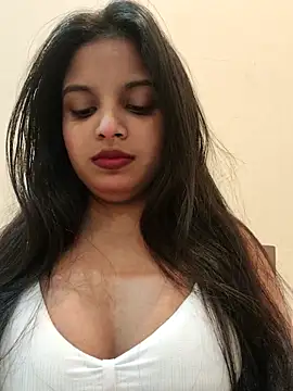 Snapshot of Maahhii_2 chatting on December 2, 8:37 pm Maahhii 2 online show from December 2, 8:37 pm