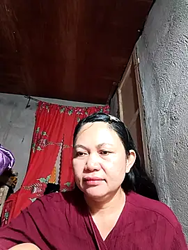 Everleigh mom online show from October 13, 8:09 pm