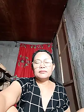 Everleigh mom online show from October 18, 10:16 am