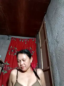 Everleigh mom online show from October 21, 7:42 am