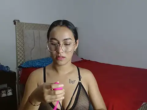 KatyCoupleHot online show from October 23, 9:35 pm