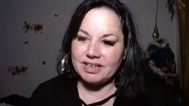 Snapshot of andreea2011 chatting on October 6, 7:44 pm andreea2011 online show from October 6, 7:44 pm