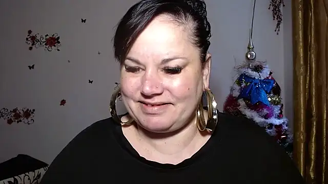 Snapshot of andreea2011 chatting on October 15, 6:46 am andreea2011 online show from October 15, 6:46 am