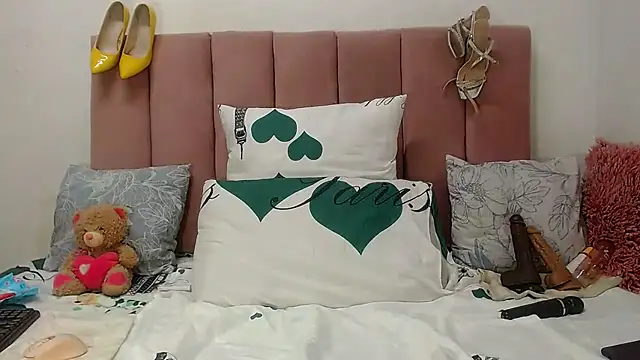 RoundaAssx22 online show from November 2, 2:25 am