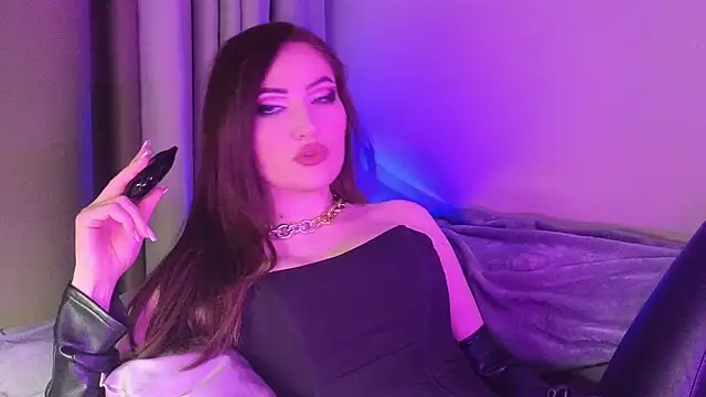 Snapshot of AliceJameson chatting on October 12, 8:30 pm AliceJameson online show from October 12, 8:30 pm