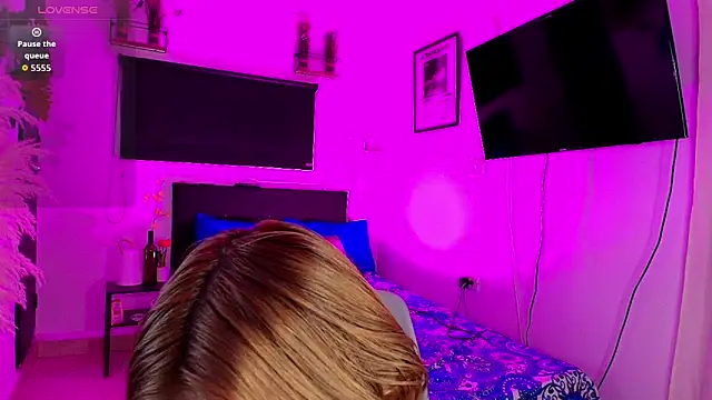 Snapshot of imgerver chatting on February 21, 2:51 pm imgerver online show from February 21, 2:51 pm