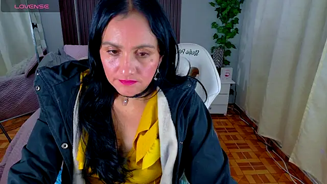 Snapshot of kataleya_29 chatting on November 14, 8:29 pm kataleya 29 online show from November 14, 8:29 pm