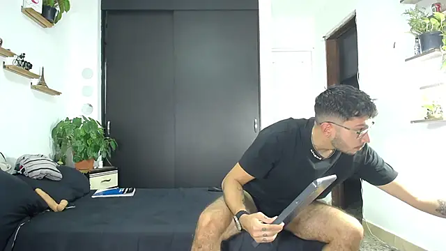 Borsalino Adam online show from November 13, 8:08 pm