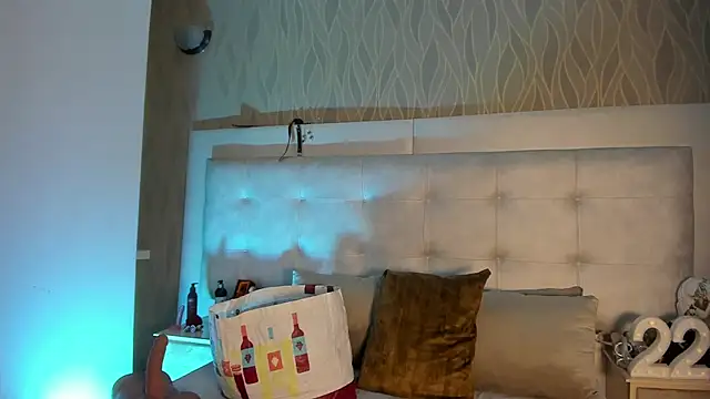 AbbyBeck online show from October 23, 12:15 pm