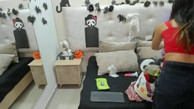 AbbyBeck online show from October 30, 11:44 am