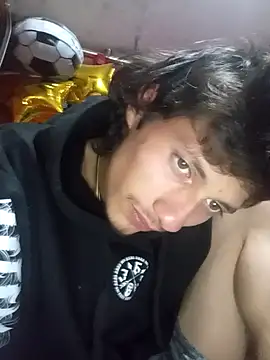 Snapshot of alexandercruz chatting on December 15, 6:50 am alexandercruz online show from December 15, 6:50 am