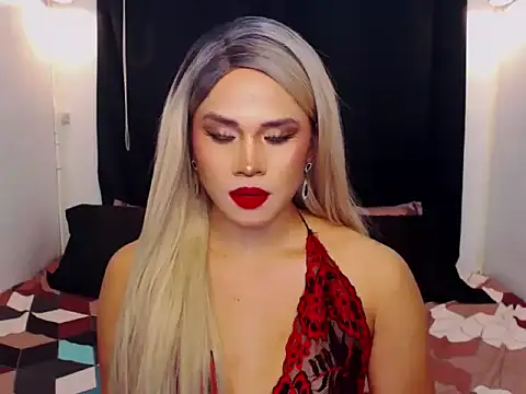 YllanaAltheaXxX online show from February 12, 3:12 am