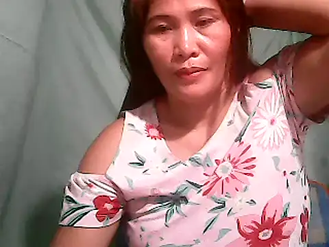 Snapshot of Juicy_69xx chatting on September 17, 7:21 am Juicy 69xx online show from September 17, 7:21 am