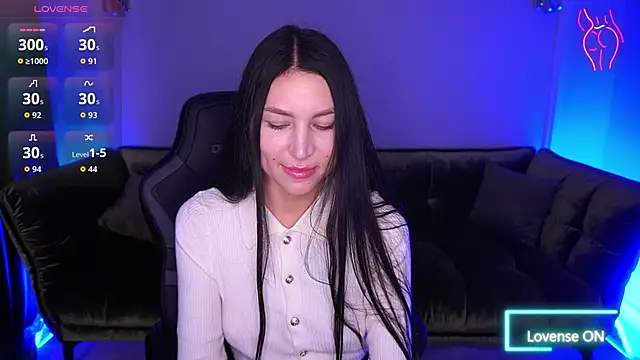 EliseVelour online show from November 4, 1:43 pm