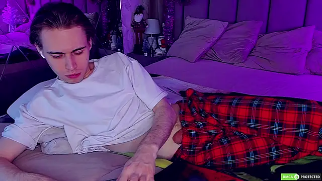 WilliamDyson online show from December 19, 3:13 am