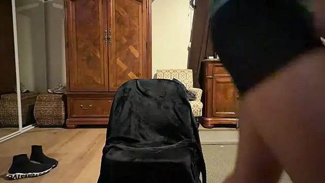 DERTYLAY online show from April 20, 3:42 am