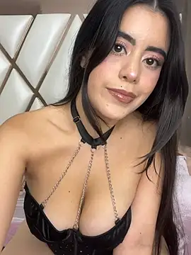 CoralineRusso1 online show from July 8, 10:09 am