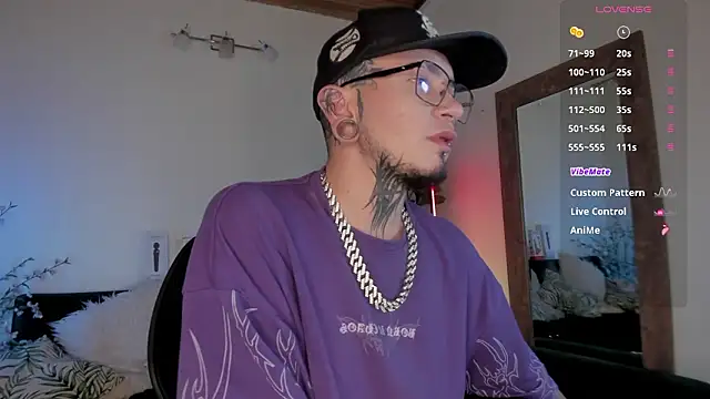 tyler jones  online show from March 30, 4:46 am