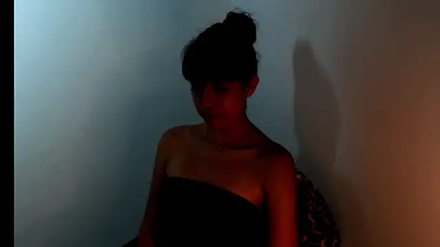 Snapshot of meganmiauu chatting on July 9, 9:35 am meganmiauu online show from July 9, 9:35 am