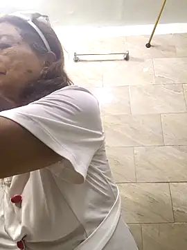 MaryeLunna online show from December 22, 11:40 am