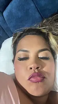 EmilyDuran  online show from April 9, 4:45 am