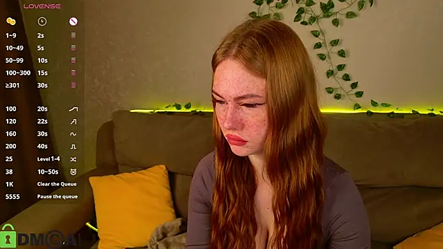 Snapshot of Roxy_Sunnny chatting on November 13, 9:30 am Roxy Sunnny online show from November 13, 9:30 am