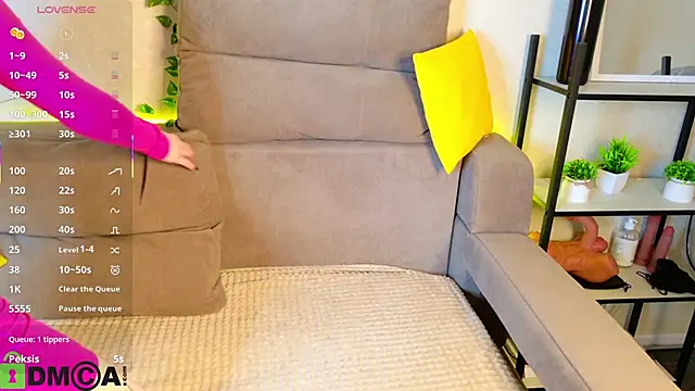 Snapshot of Roxy_Sunnny chatting on November 20, 9:20 am Roxy Sunnny online show from November 20, 9:20 am