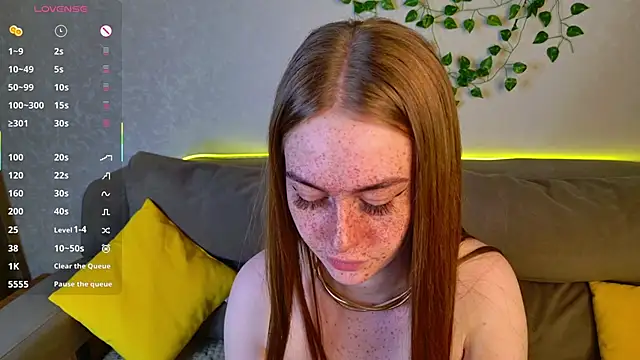 Snapshot of Roxy_Sunnny chatting on November 28, 9:23 am Roxy Sunnny online show from November 28, 9:23 am