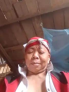 Snapshot of VangLe73 chatting on October 24, 4:20 am VangLe73 online show from October 24, 4:20 am