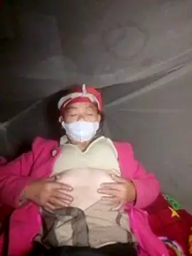 Snapshot of VangLe73 chatting on November 1, 10:45 pm VangLe73 online show from November 1, 10:45 pm