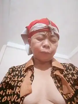 Snapshot of VangLe73 chatting on November 15, 2:46 pm VangLe73 online show from November 15, 2:46 pm