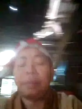 Snapshot of VangLe73 chatting on November 19, 6:57 am VangLe73 online show from November 19, 6:57 am