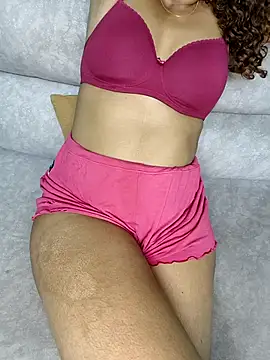 Snapshot of Tamilpallavi chatting on February 15, 11:34 pm Tamilpallavi online show from February 15, 11:34 pm