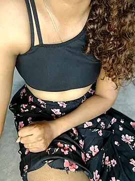 Snapshot of Tamilpallavi chatting on February 19, 5:53 pm Tamilpallavi online show from February 19, 5:53 pm